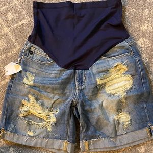 Pinkblush kancan maternity shorts